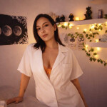 Chica masajista - Soy Alexa ofrezco como masajista terapéutica y relajante para que disfrute