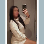 Joven colombiana de paso