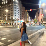 VICKY NOVEDAD UNA JOVEN MUY DIVINA LLAMAME AMOR