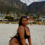 . NEGRA LATINA IRRESISTIBLE – SANTA CRUZ