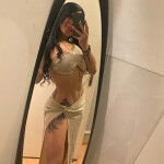 MEGAN una latina y - Linda chica latina amable cariñosa y con una energía increíble. Rostro hermoso 