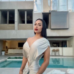 Claudia bella y latina