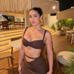 Joven colombiana - Soy Penélope una colombiana disfrutando unos dias en la isla. Me encanta conocer 