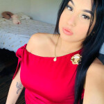 RECIEN LLEGADA A CARTAGENA UNA MORENA DIVINA Y JOVIAL