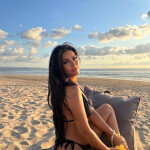 Hermosa latina - Hola a todos mi nombre es Eva soy una jovencita con un de Cuerpo de escándalo tal y