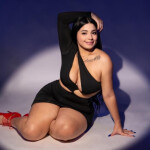 JIMENA VENEZOLANA MORENA CON CURVAS INCREÍBLES EN LAS PALMAS CENTRO