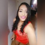 Chica femenina realizó masajes