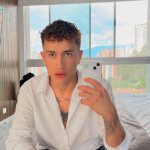Chico latino por Barcelona