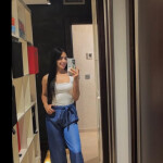 Carla - Me llamo Carla tengo 23 años. Me considero una chica simpática alegre y segura de mí misma. 