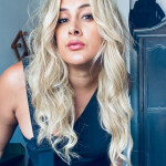 DEBORA COMO - Hi guys I'm Debora you luxury woman waiting for you and give all my love and special g