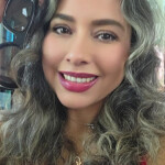 TIERNA MADURITA - Soy pamela colombiana de 35 años una chica con mirada tierna sonrisa que enamora y