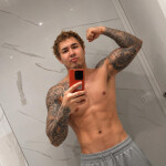 Renato 24 - Hola soy Renato un chico y actualmente en la ciudad de Madrid doy de masajes o acompañam