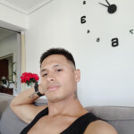 LATINO MORENO 25 AÑOS