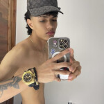 Valentino19y - Soy Valentino varonil y simpático. Ojos azules masculino cuerpo delgado y atractivo. 