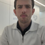 CHICO DISPONIBLE - Chico de 27 años vivo en Madrid soy delgado mido 1.82m también me desplazo tú dim