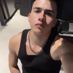 Colombiano - Hola soy un chico latino guapo educado limpio divertido de paso por tu ciudad Soy tu re