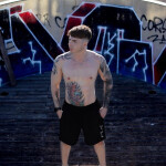Benjamin - Hola me llamo Benjamín soy un chico muy atractivo de 27 años. Soy un chico joven guapo bi