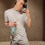 Matteo - Hey hola soy matteo tengo 20 años en Valencia. Soy un joven amable educado cariñoso y muy e