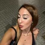 Blue - Pelirroja argentina y con una personalidad que conquista desde el primer mensaje. Si buscas u