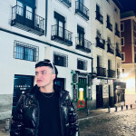 Joven latino - Hola! ¿Que tal? soy Aron un chico colombiano varonil encantador simpático educado y c