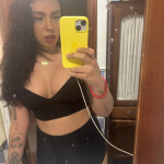 Avril española joven tatuada