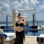 Elissa - Hola amor estoy nueva en la zona me llamo Elissa estaré por aquí poco tiempo espero podamos