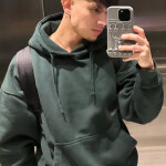 Bixesual22 - Hola soy Lewis chico latino nuevo en la ciudad joven masculino deportista y amable si t