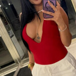 NIKOL PRECIOSA ELEGANTE Y SIEMPRE CON UNA SONRISA