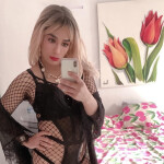 CHICA RUBIA RECIÉN LLEGADA