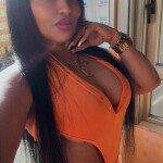 Natacha amorosa - Natacha es una mujer que suspiros con solo aparecer. Sus curvas dibujan una siluet