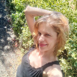 MUJER CON CLASE Y ESCUELA