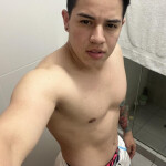 Joven latino masajista