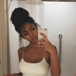 Hermosa morena para ti