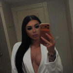 BENIDORM GIRL ITALIAN DEUTCH ENGLISH