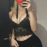 Rubia guapísima PISO PRIVADO