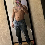 Guapo latino para nuevas experiencias