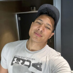Anthony - Hola! soy un chico latino agradable profesional y sobre todo educado me gusta ser gentil y