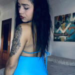 Latina recien llegada solita en casa