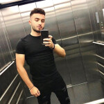 Roberto - Hola!! Soy Roberto un chico italiano simpático y educado. Hago masajes relajantes en mi do