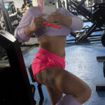 Hermosa latina - Hola chicas. me llamo ariana. soy una hermosa latina colombiana primera vez en tu c