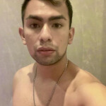 Joven latino nuevo en la ciudad