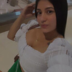 LATINA HERMOSA EN LOS CRISTIANOS