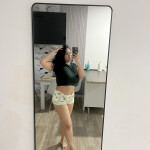 Mia - Una latina capaz todas y de pasar horas de a tu lado.