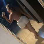 Muñeca - Hola soy Valentina tengo 26 años soy colombiana de Medellín soy nueva en la ciudad y quiero