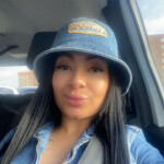 Hermosa latina - Hola soy una hermosa colombiana muy cariñosa simpática extrovertida amorosa me enca