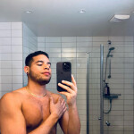 Morenazo latino de paso