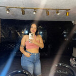 Valentina - Hola soy Valentina una chica colombiana particular de 24 años con un físico espectacular