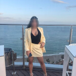 Mía una hermosa dama con una bella figura y cuerpo de diosa