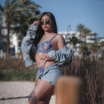 SARITA ELEGANTE CARIÑOSA Y CREATIVA COLOMBIANA