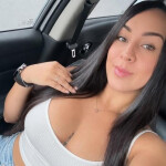 Valery - Cercana y deslumbrante soy una morena latina con una melena negra como la noche y unos ojos